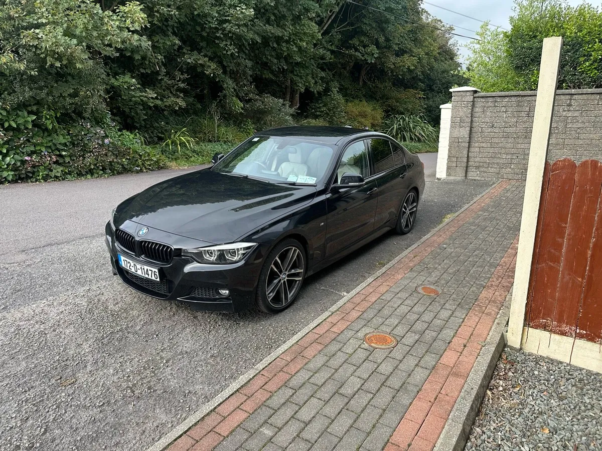 BMW 320i - Image 2