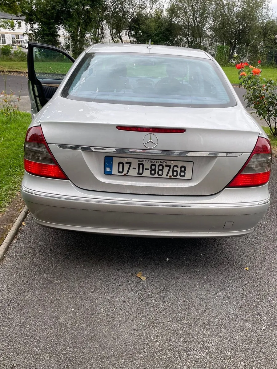 Car - Image 4