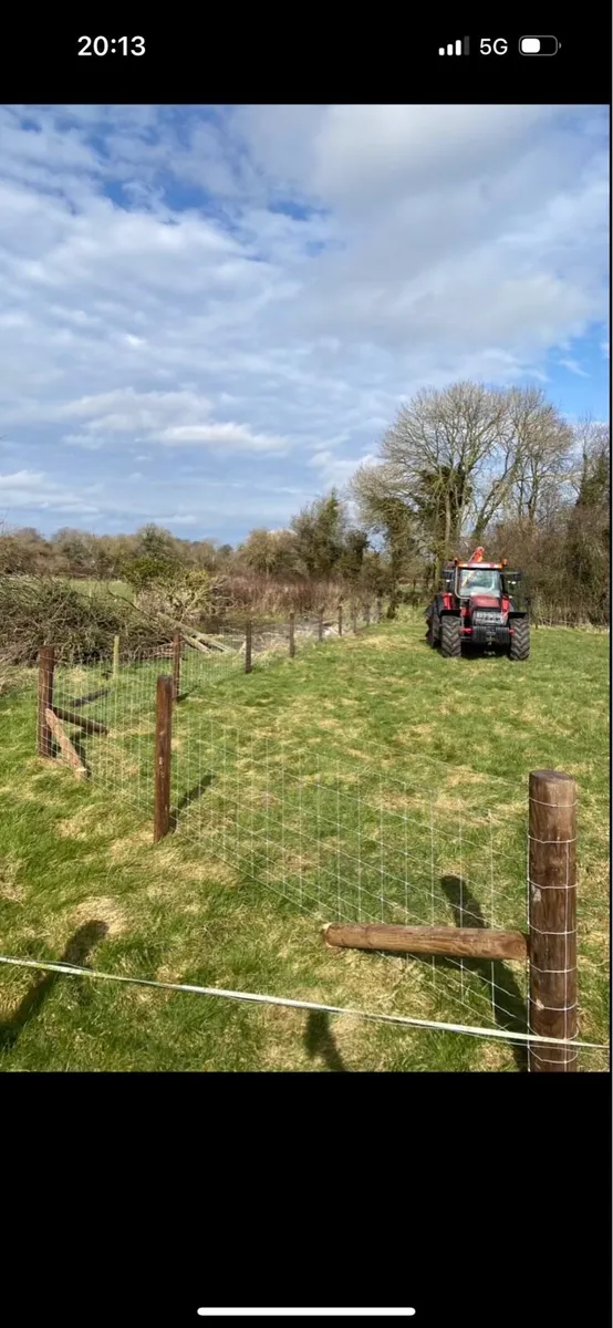 FENCING CONTRACTOR - Image 2