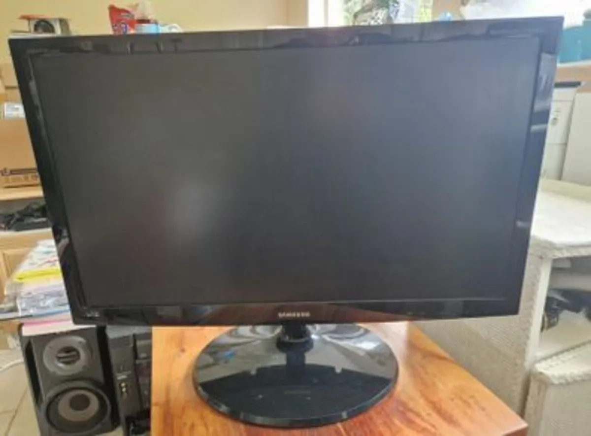 Samsung 27 inch TV/Monitor, Full HD, Model LT27B30 - Image 2