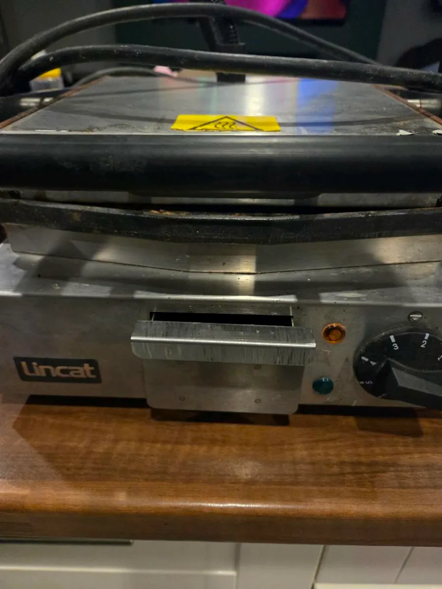 Lincat sandwich maker - Image 1