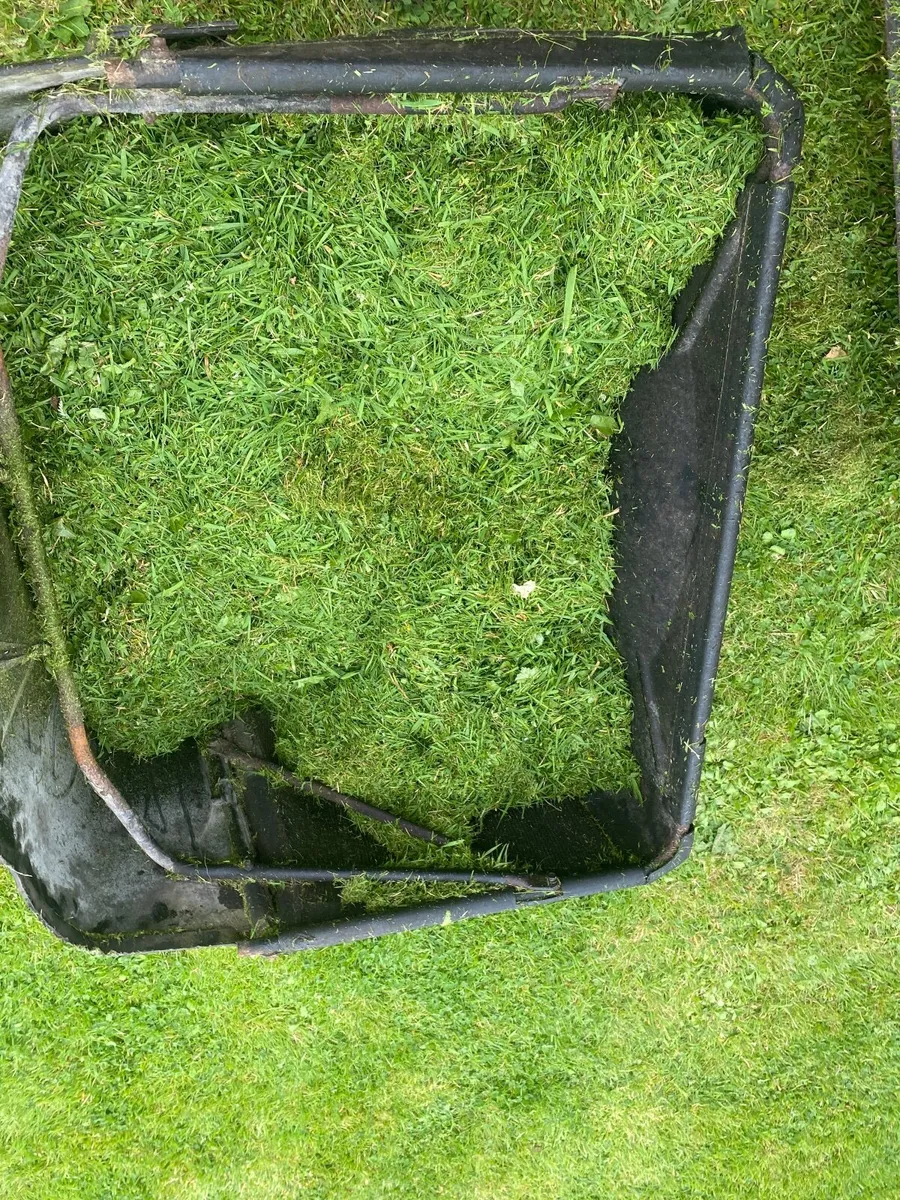 Ride on lawnmower - Image 4
