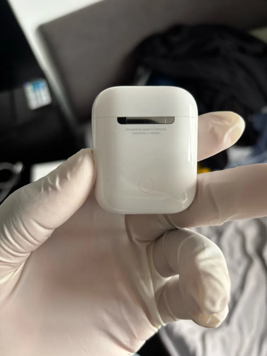 Apple AirPods 2nd Gen - Image 4