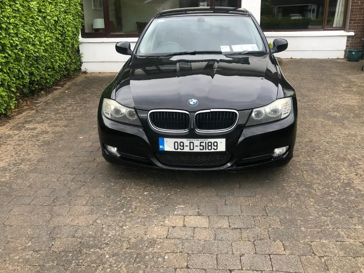 BMW 3-Series 2009 - Image 1