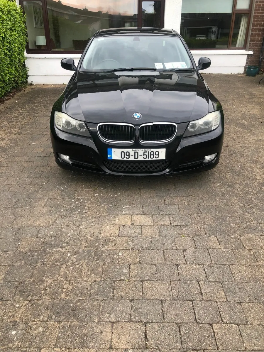BMW 3-Series 2009 - Image 2