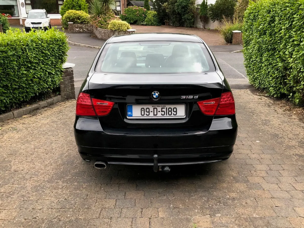 BMW 3-Series 2009 - Image 4