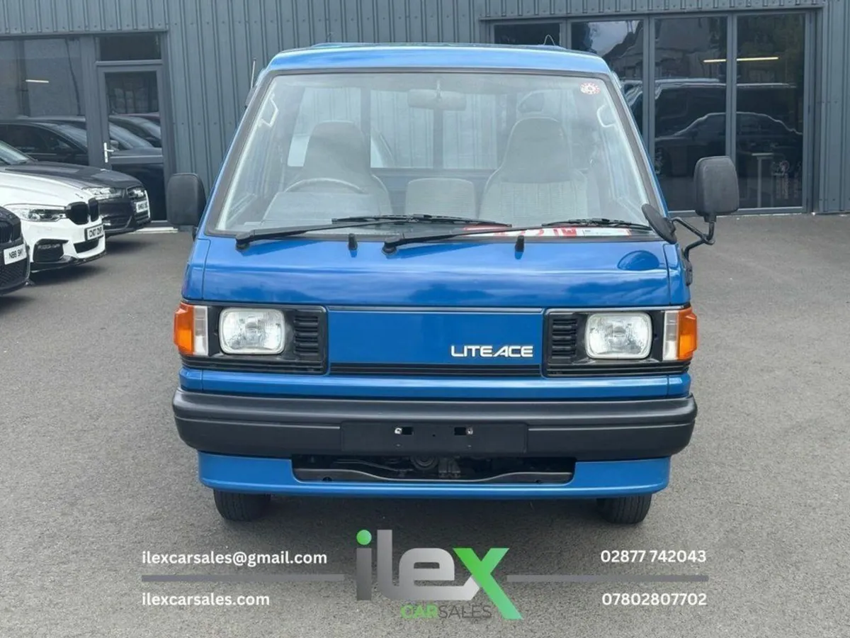 Toyota LiteAce 1992 - Image 2
