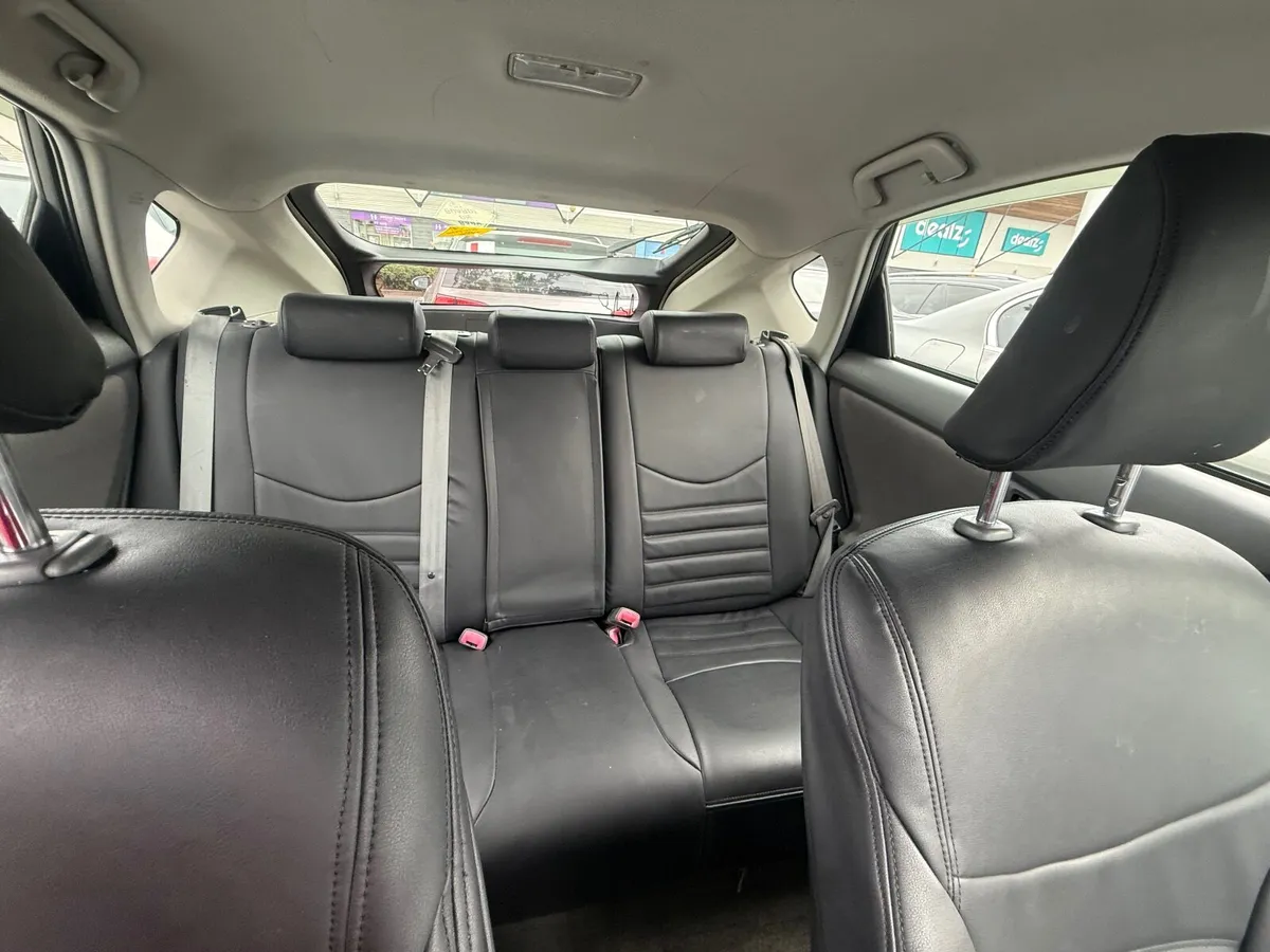 2010 Toyota Prius Hybrid – NCT 11/25, Rear Camera, - Image 1
