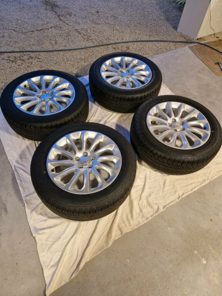 Mint Condition 20" Genuine LandRover Alloys+ Tyres - Image 2