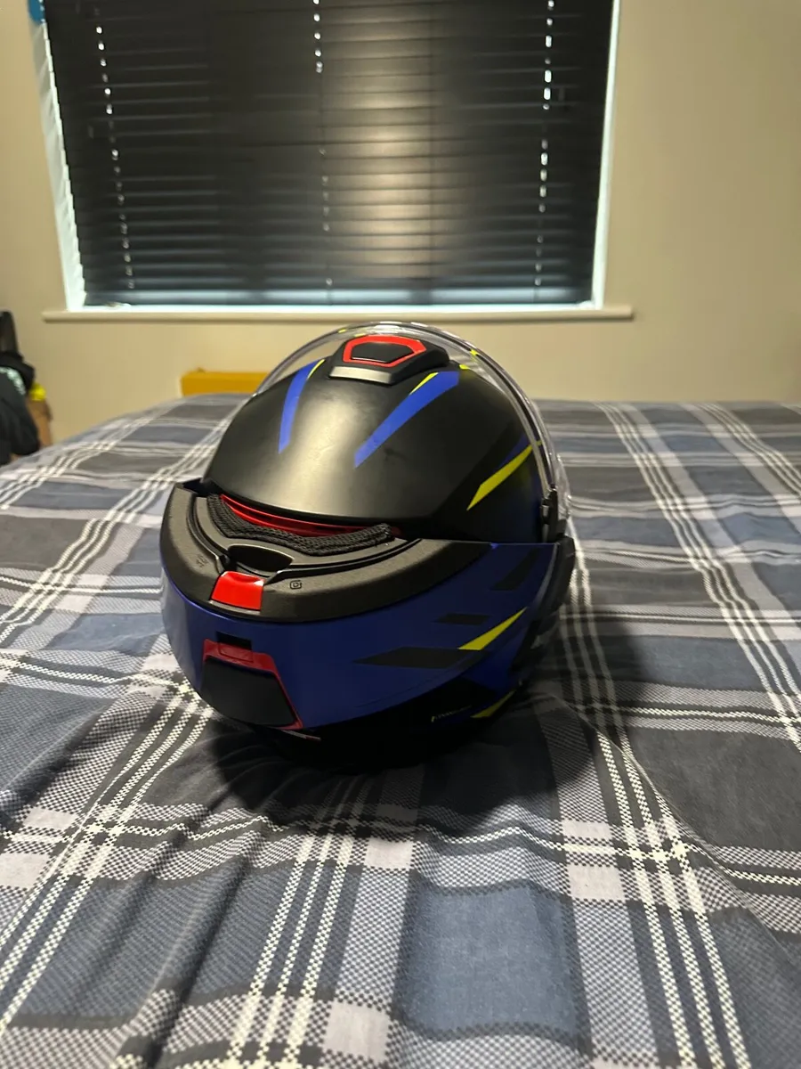 Motorbike helmets - Image 1
