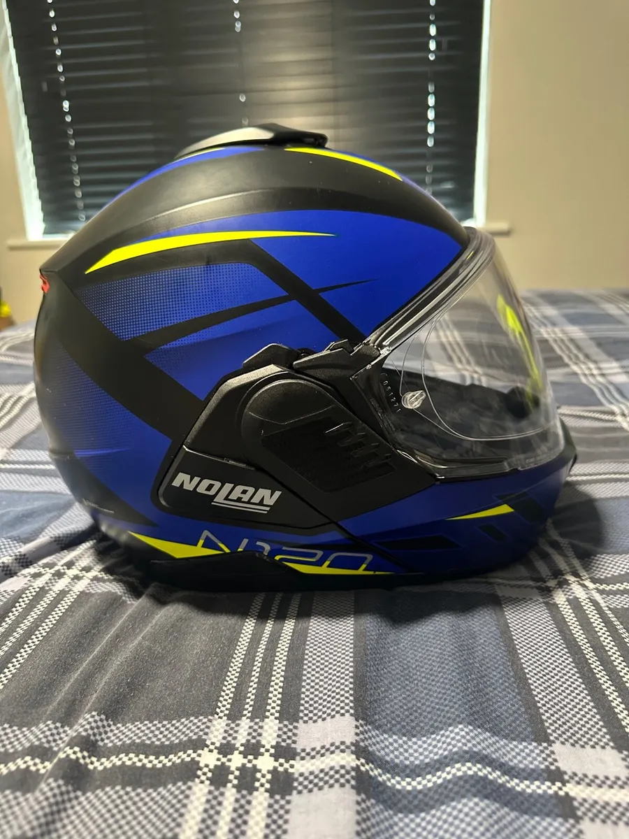 Motorbike helmets - Image 4