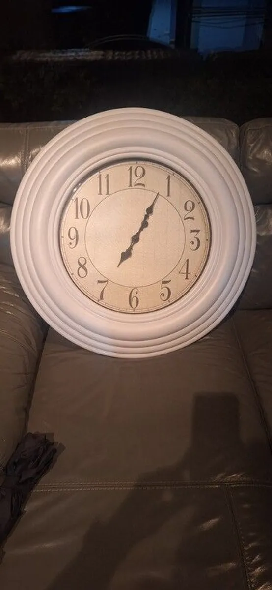 Large Clock - Image 1