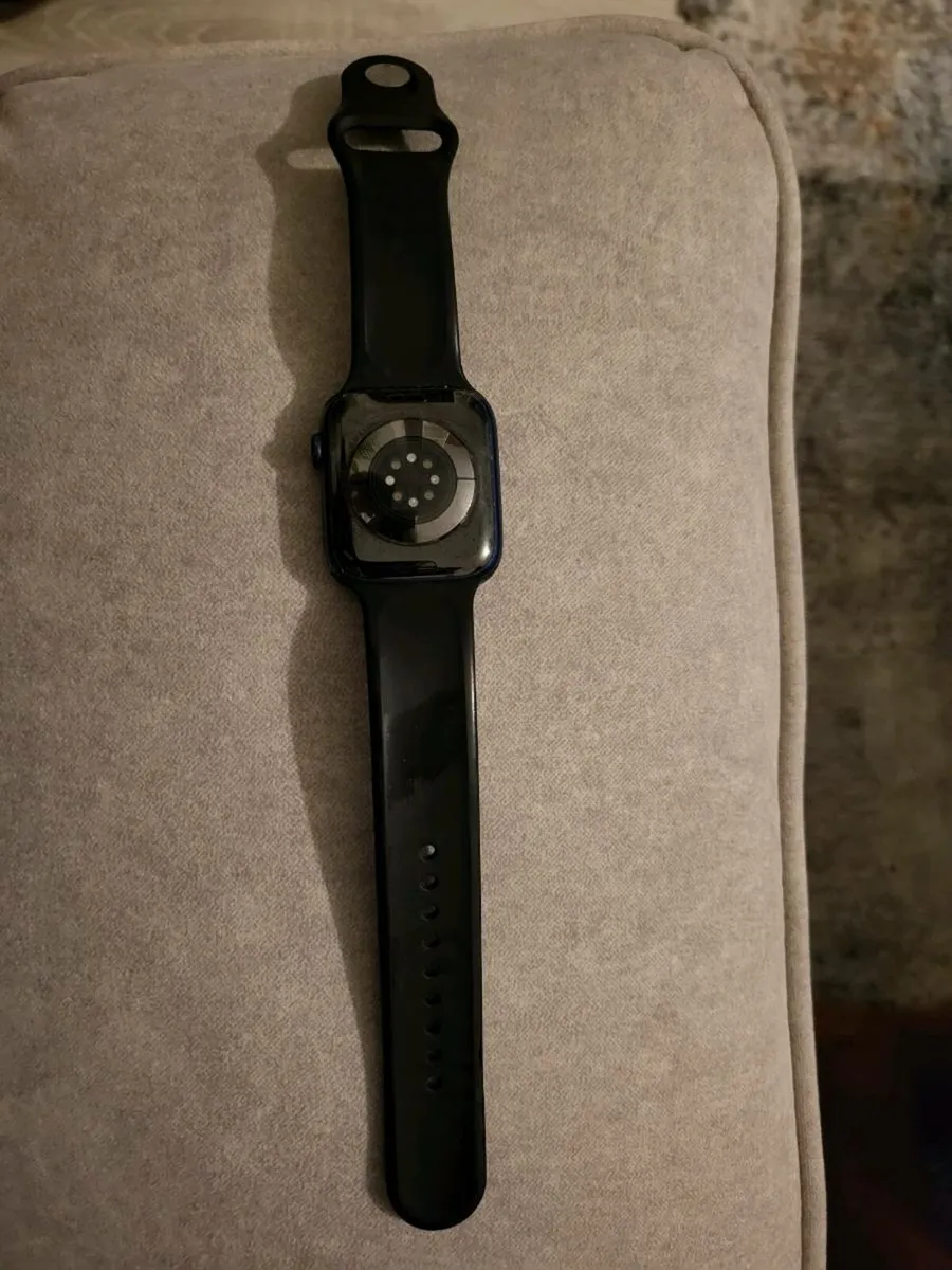 Apple watch 6 series - Image 2