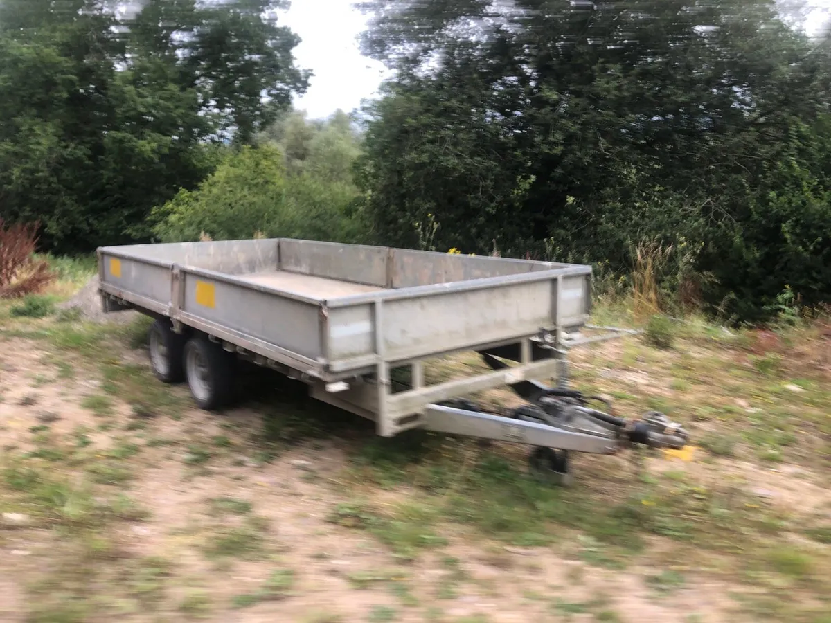 Trailer - Image 1