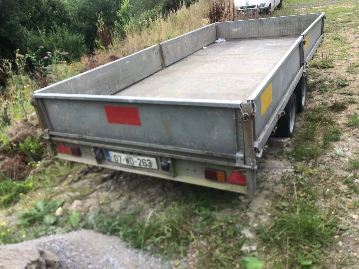 Trailer - Image 2