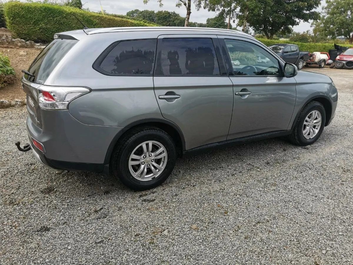 152 Mitsubishi Outlander 2.2 Diesel DOE & Tax - Image 2