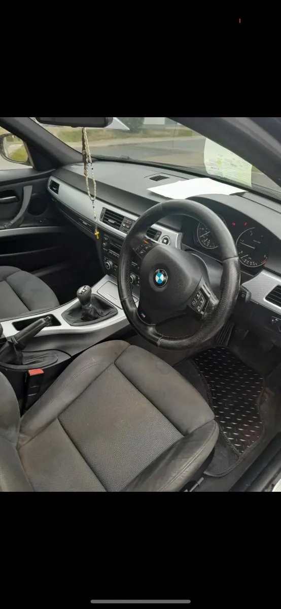 BMW 3-Series 2009 - Image 4