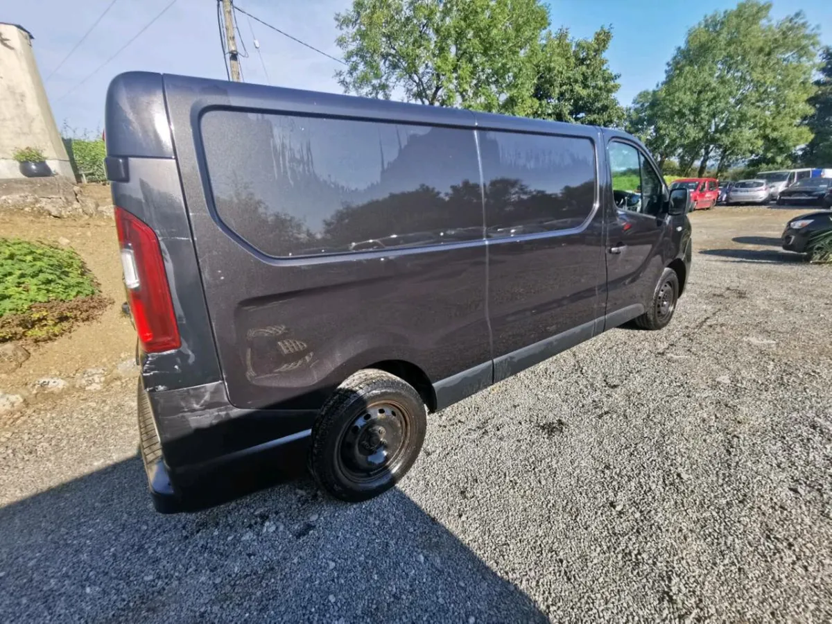 191 Nissan NV300 - Image 2