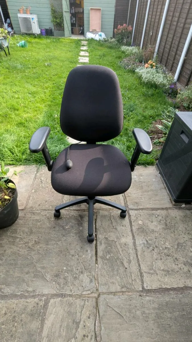 Office chair - Image 1