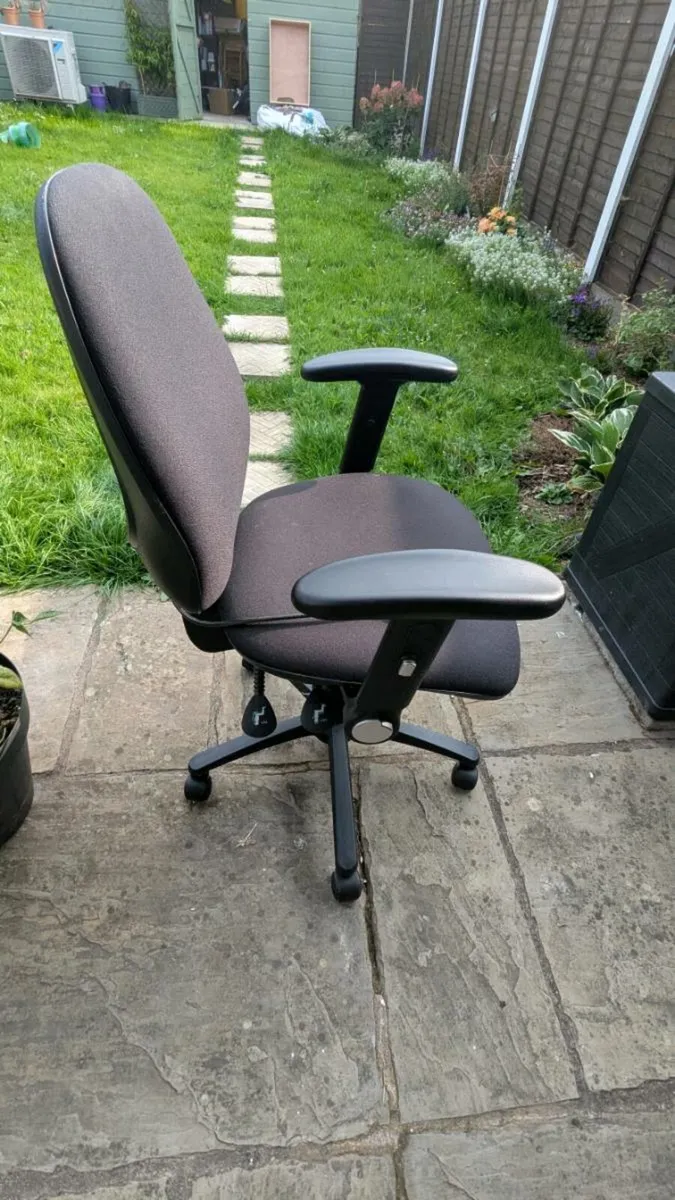 Office chair - Image 2