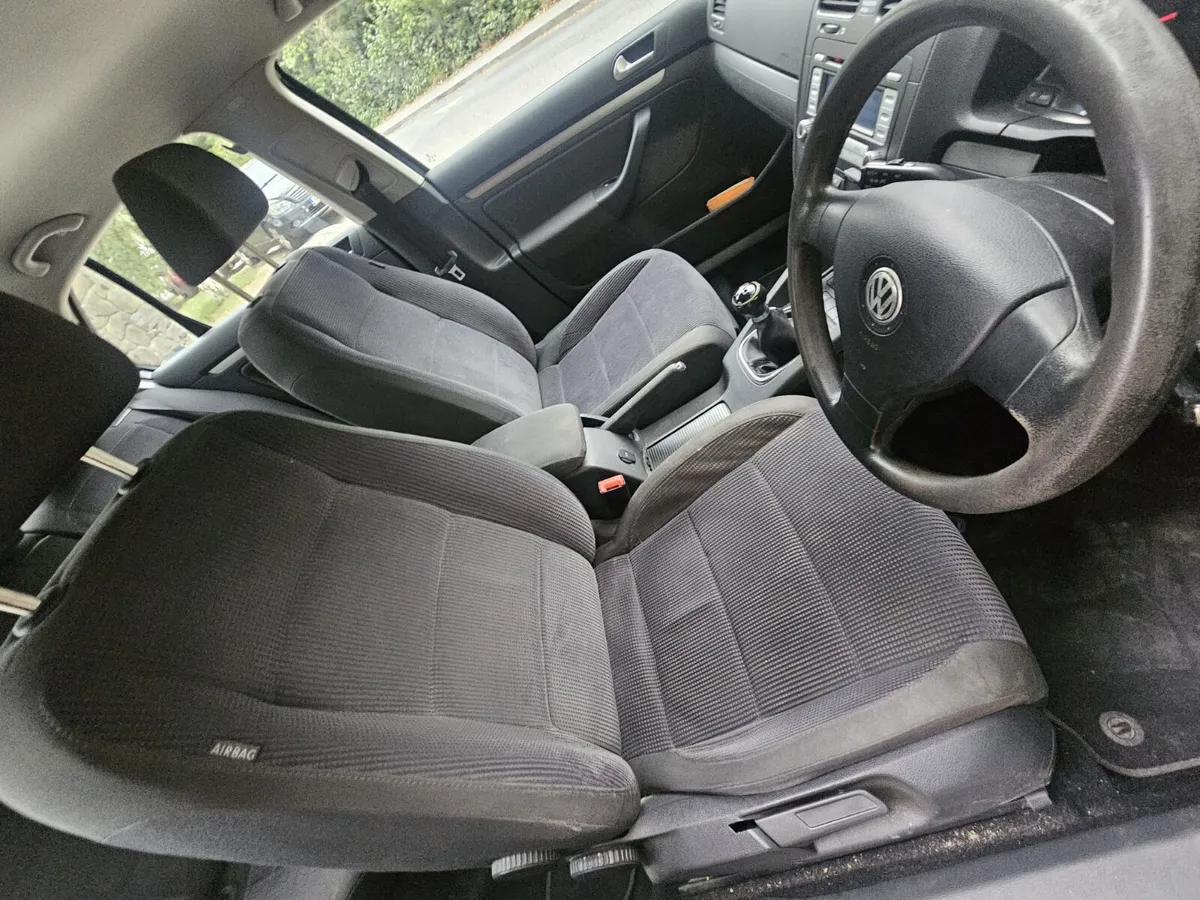 Volkswagen Jetta 2007 petrol taxed €1600 - Image 3