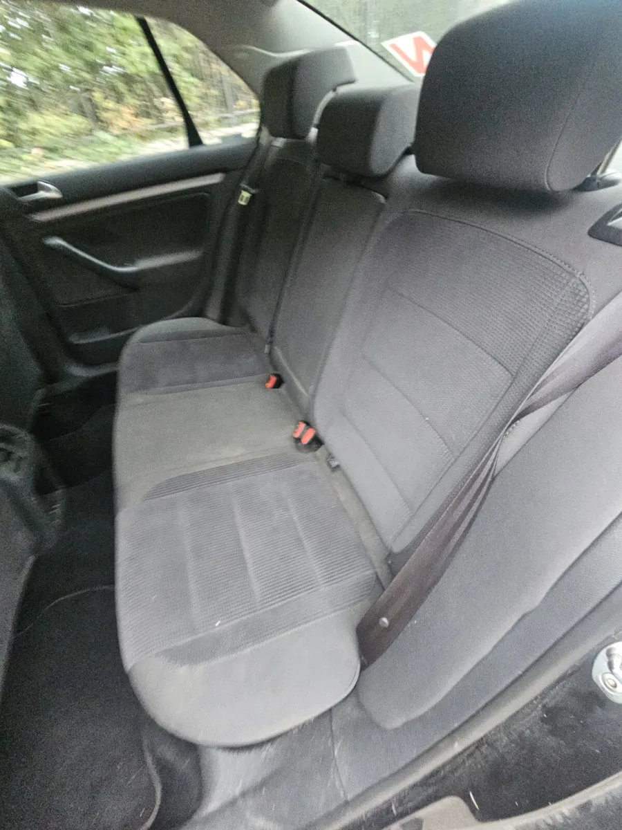 Volkswagen Jetta 2007 petrol taxed €1600 - Image 4