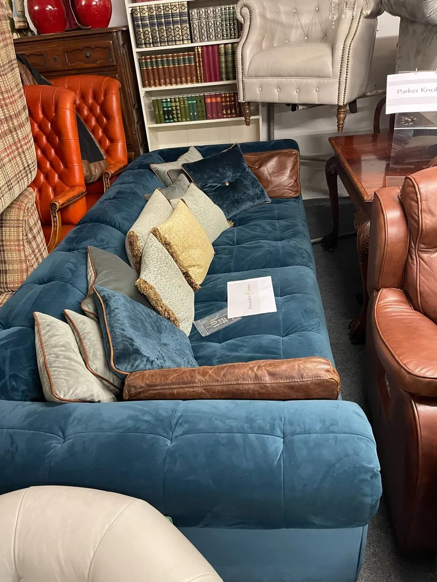 Alaxander and James grand sofa - Image 4