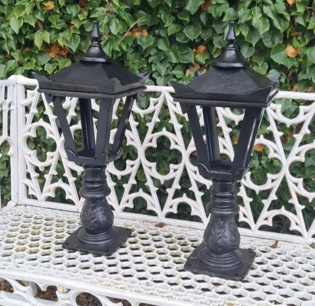 Cast iron lights - Image 1