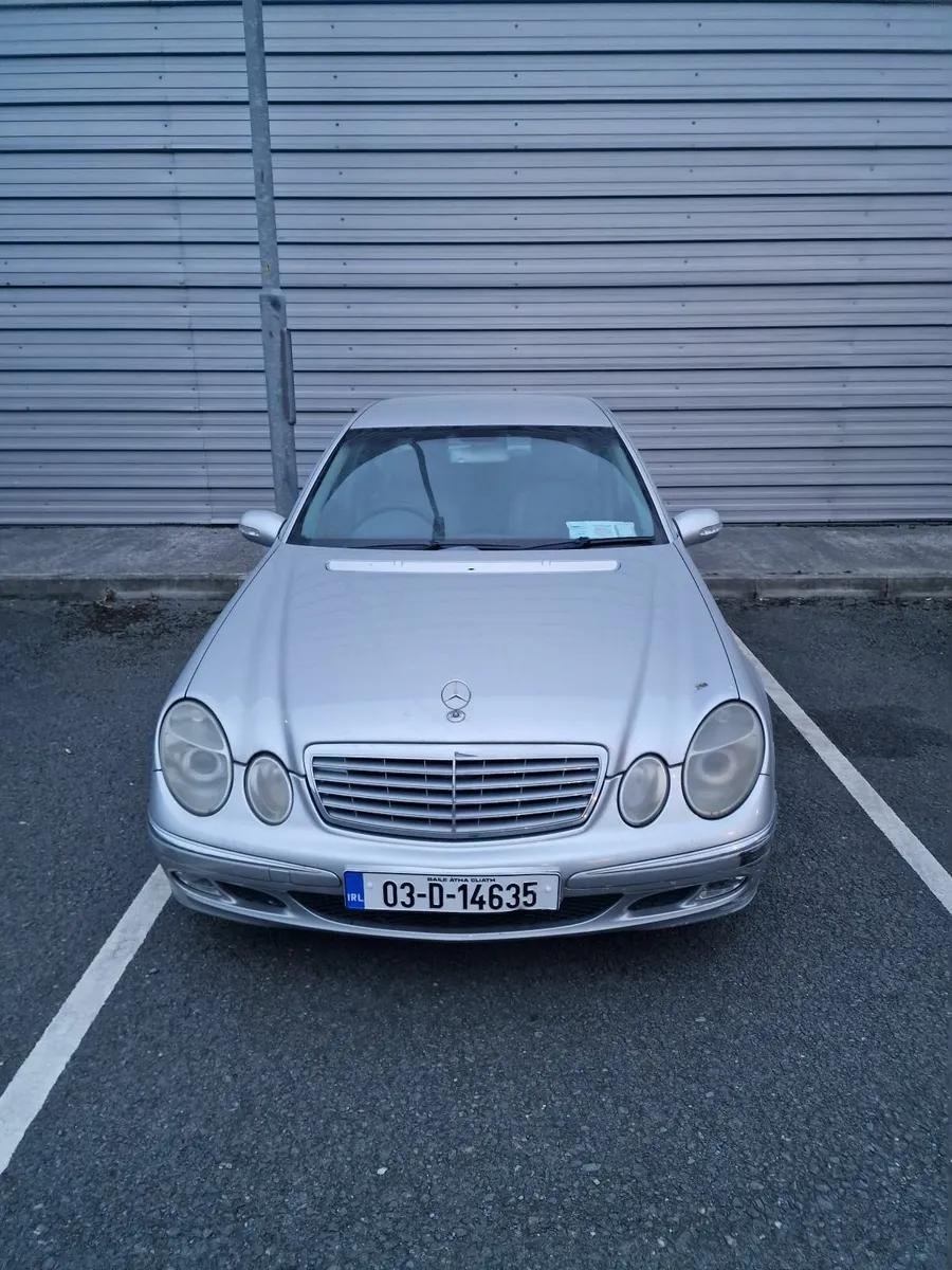 Mercedes-Benz E-Class 2003 - Image 2