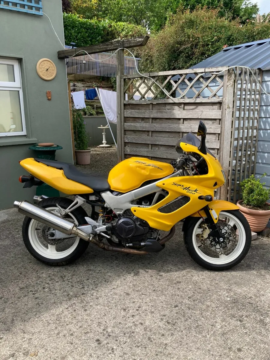 Honda VTR 1000 Fire Storm 1998 - Image 1