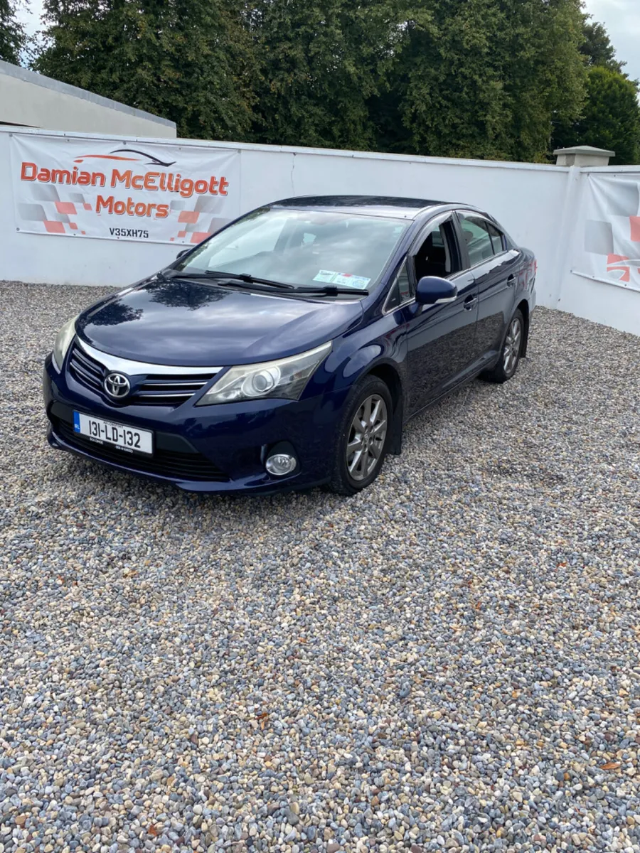 2013 Toyota Avensis - Image 1