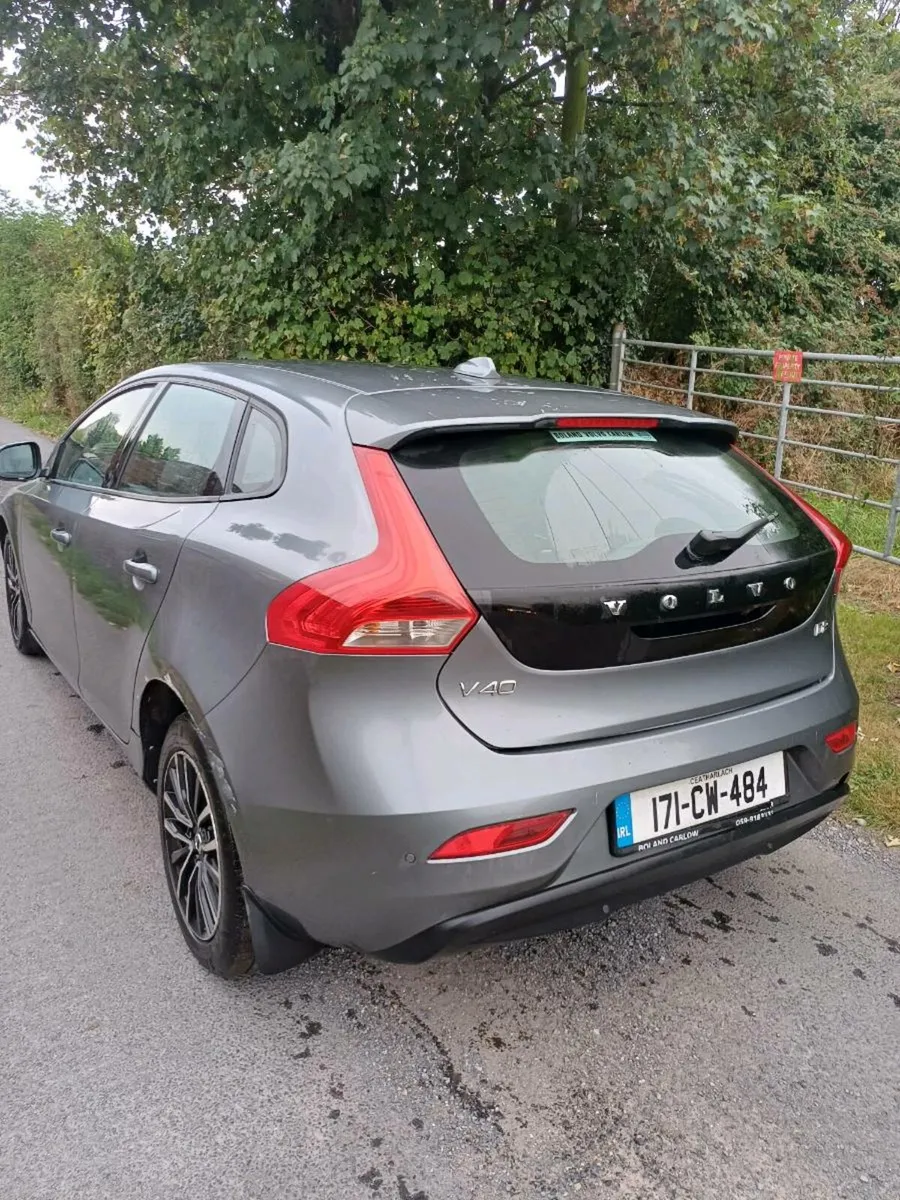 VOLVO V40 2017 - Image 3