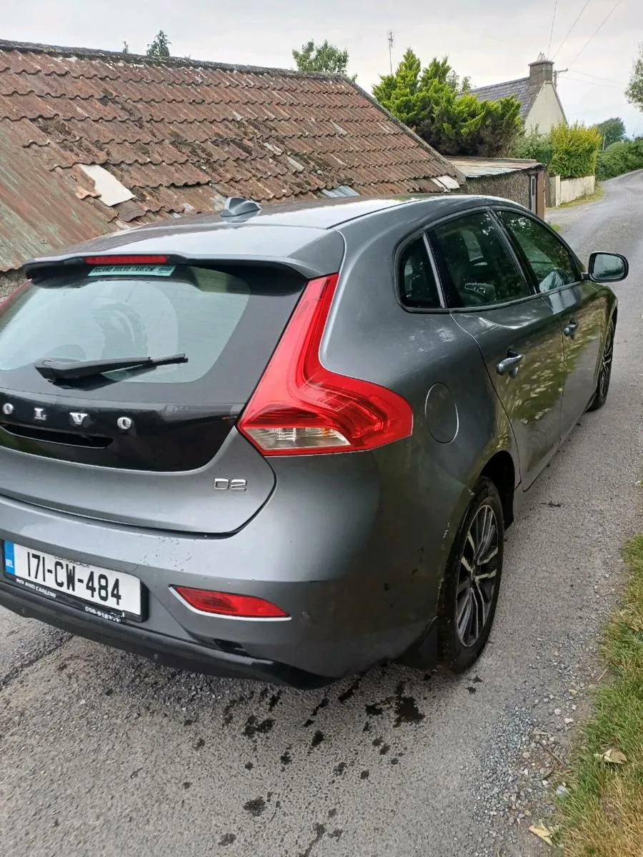 VOLVO V40 2017 - Image 4