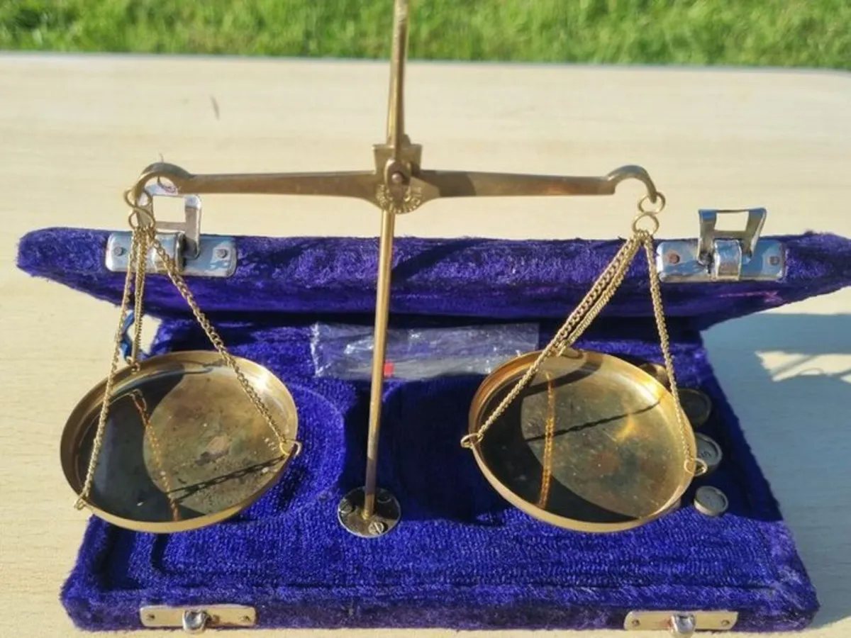 Vintage Brass jewelry Weight Scale - Image 3