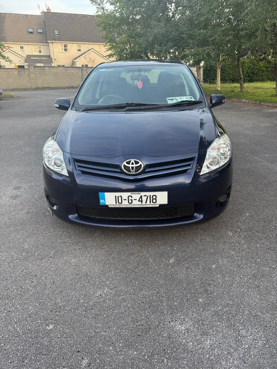 Toyota Auris 2010 - Image 1
