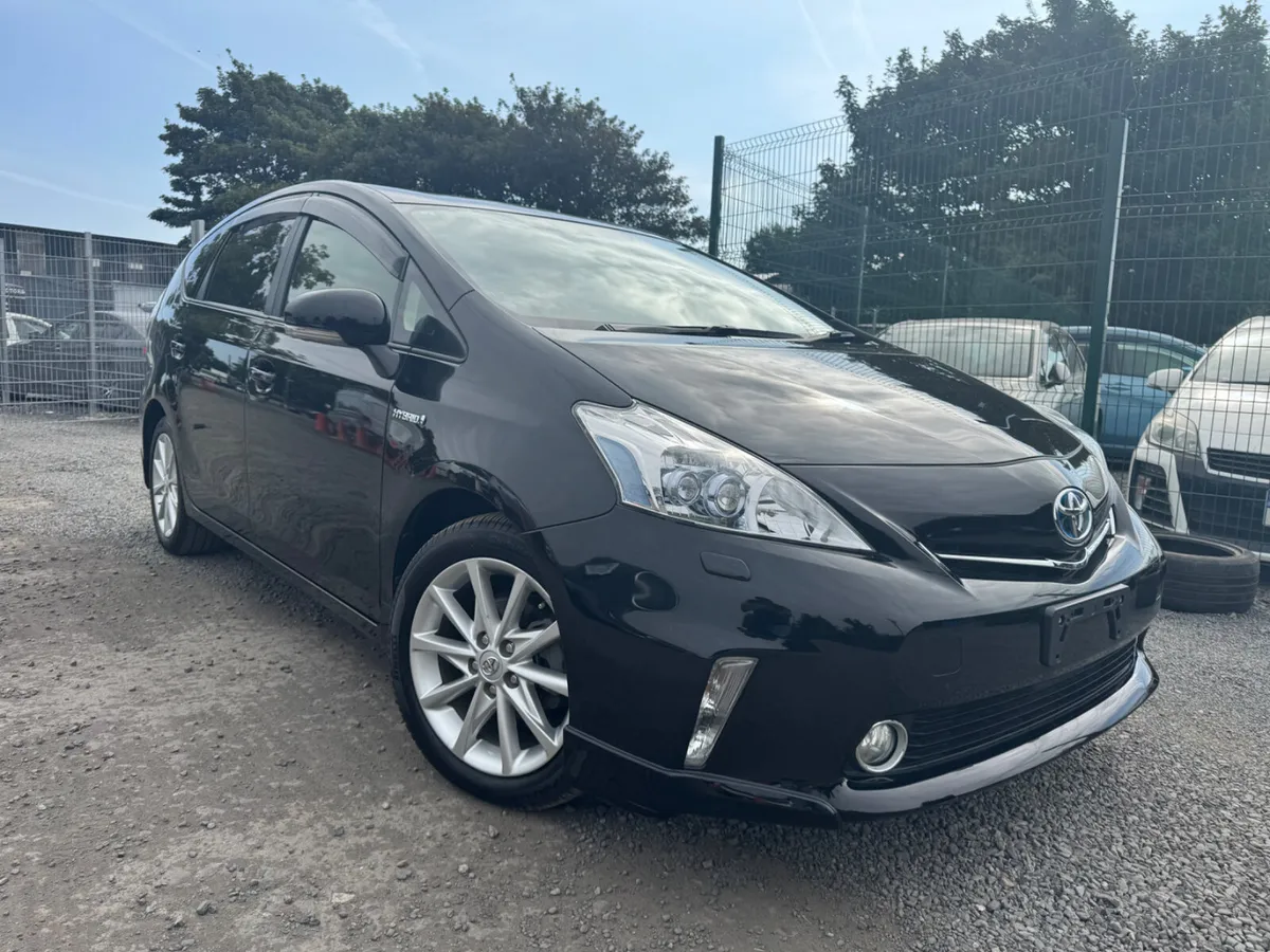 Toyota Prius alpha plus 7 seater automatic - Image 1