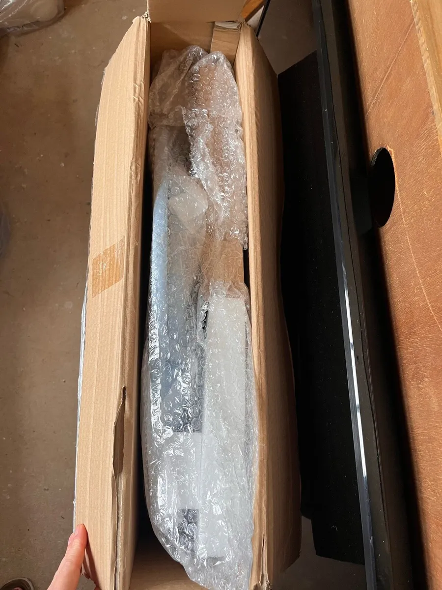 Wooden table - Image 4