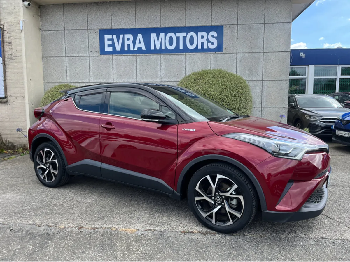 Toyota C-HR SOL HYBRID AUTOMATIC 1.8 PETROL //HIGH - Image 3