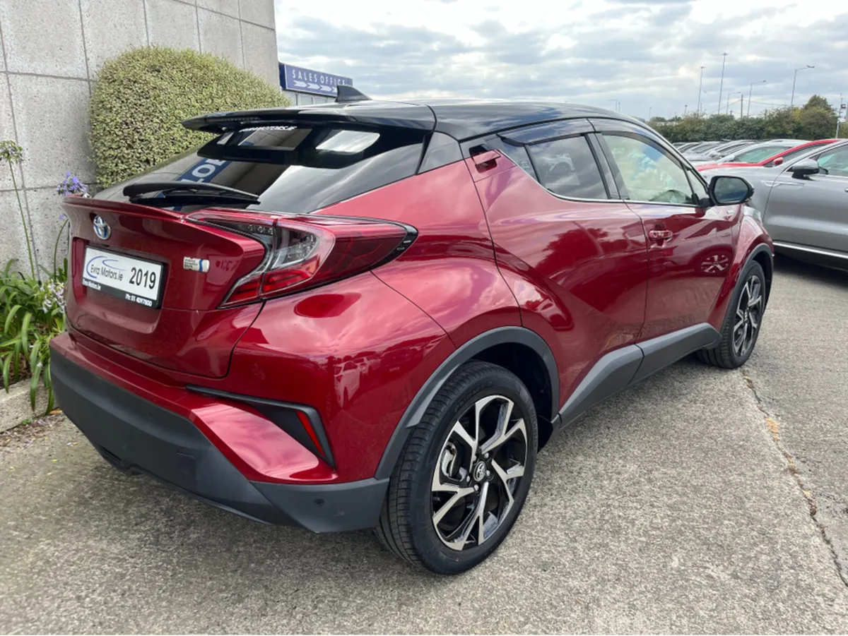 Toyota C-HR SOL HYBRID AUTOMATIC 1.8 PETROL //HIGH - Image 4