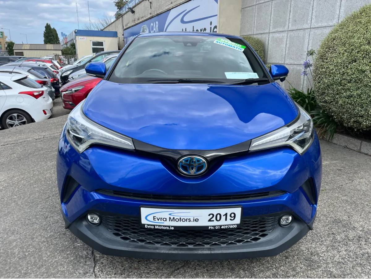 Toyota C-HR SOL HYBRID AUTOMATIC 1.8 PETROL //HIGH - Image 2