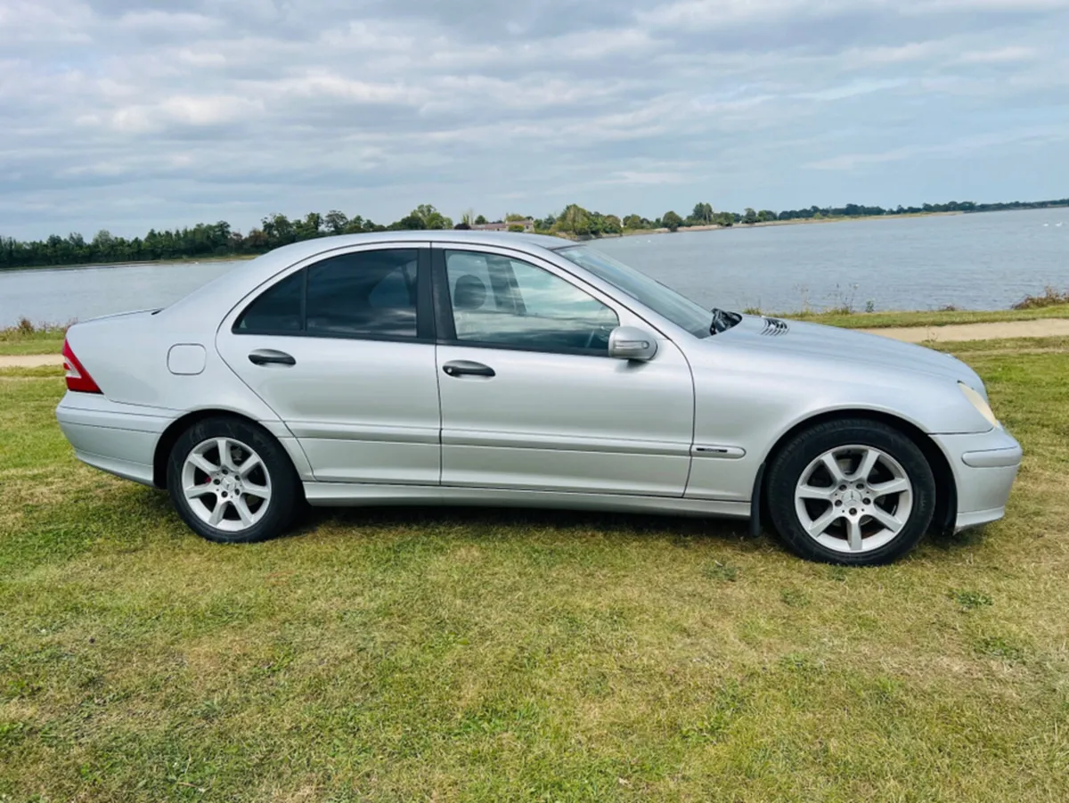 Mercedes-Benz C-Class C180 K AUTO 4DR - Image 3
