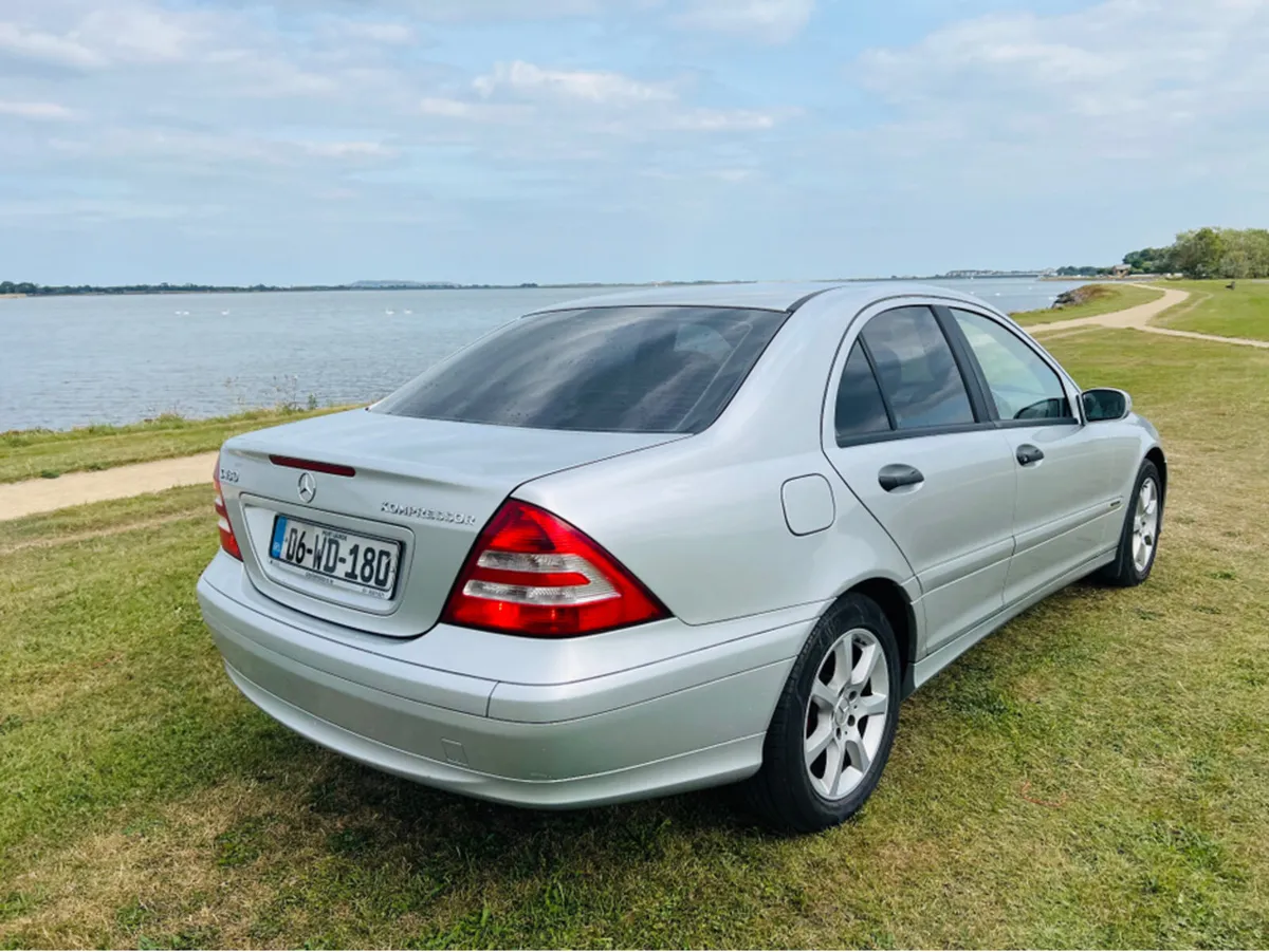 Mercedes-Benz C-Class C180 K AUTO 4DR - Image 4