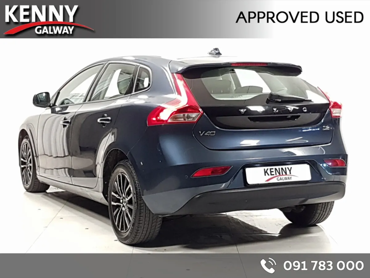 Volvo V40 D2 MOMENTUM ED 5DR - Image 3