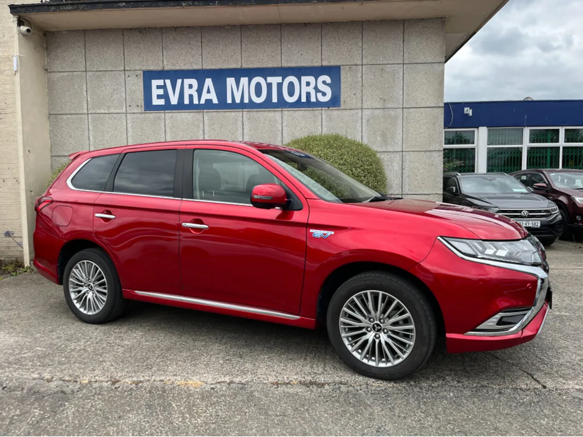 Mitsubishi Outlander G PHEV AUTOMATIC 2.4 PETROL P - Image 3