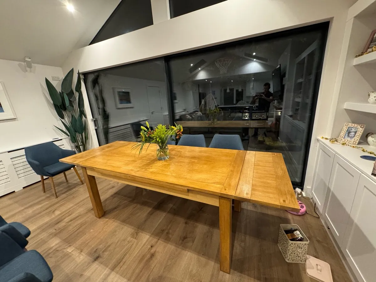 Oak dining table (free, collection only) - Image 3