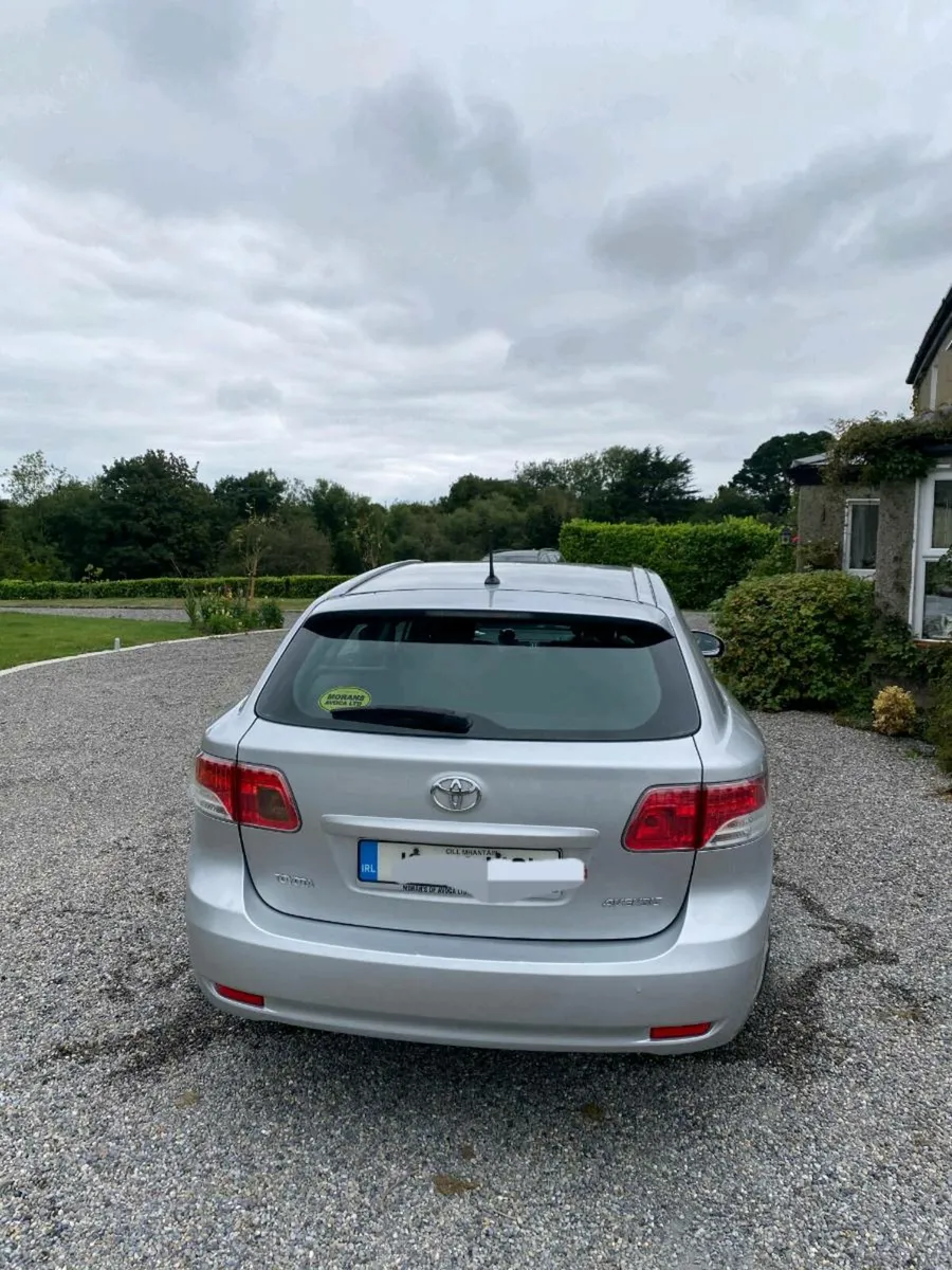 Toyota Avensis 2.0D Aura Estate - Image 3