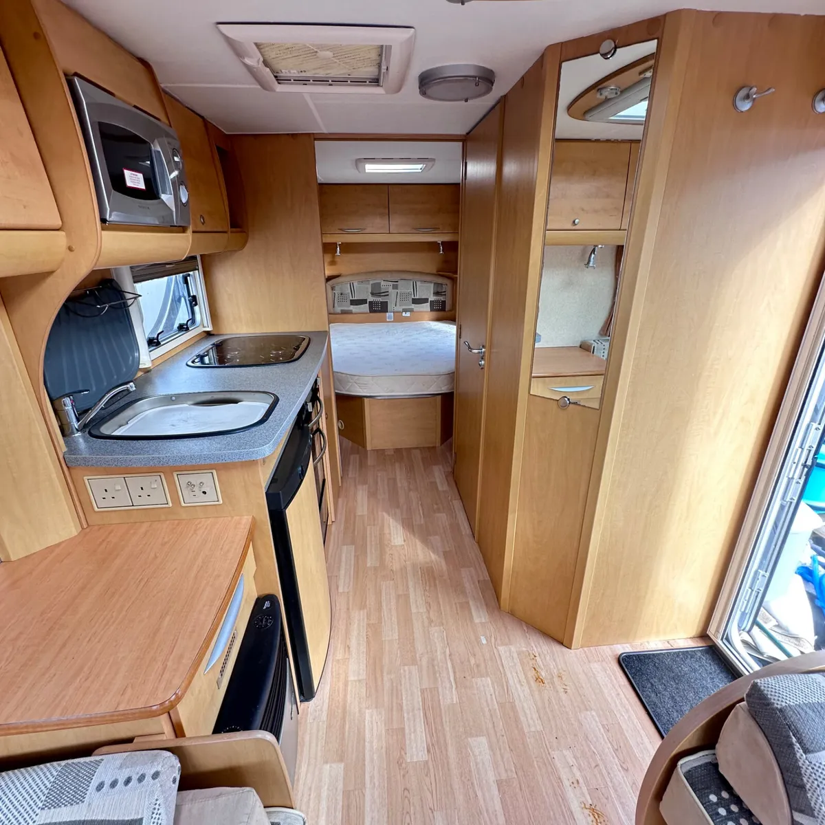 ✨BAILEY SENATOR 4 BERTH ISLAND BED ✨ - Image 4
