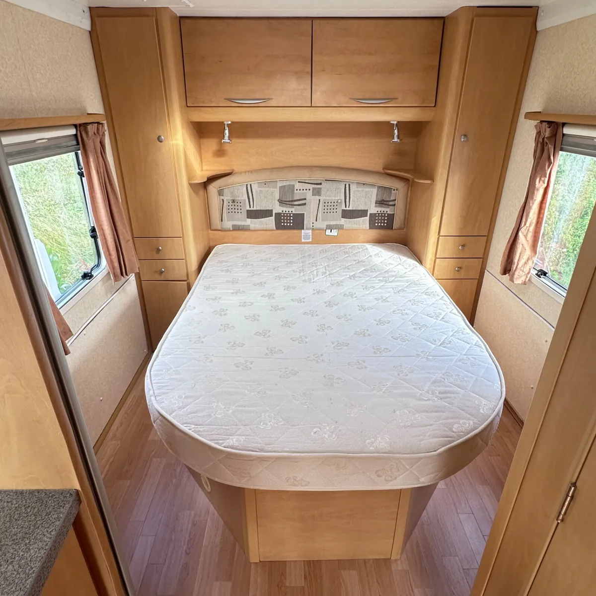 ✨BAILEY SENATOR 4 BERTH ISLAND BED ✨ - Image 2