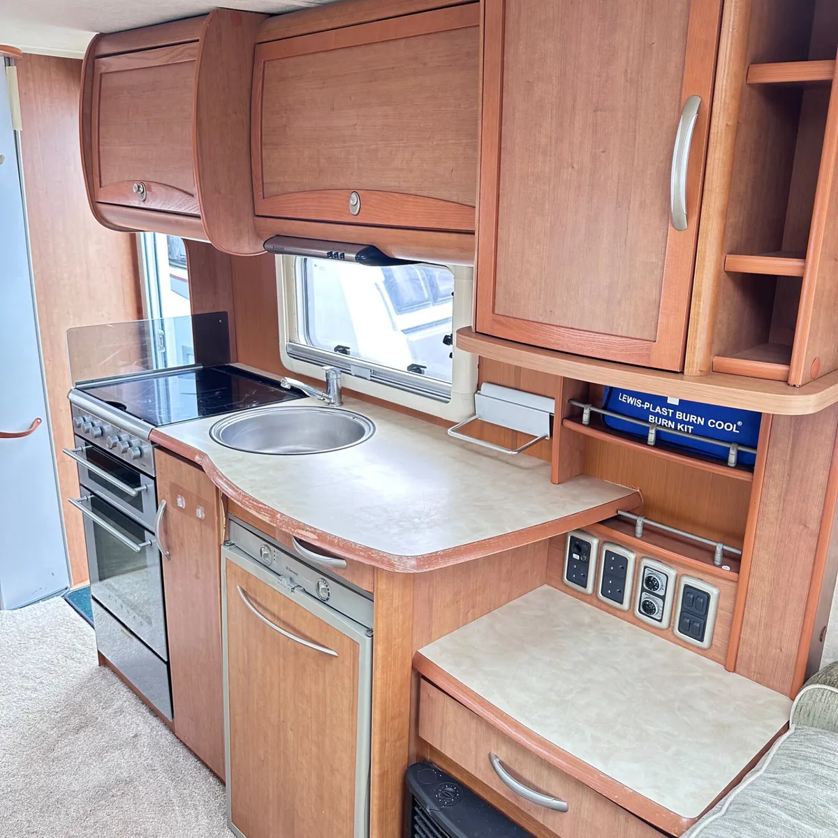 ✨BESSACARR CAMEO 3-4 BERTH✨ - Image 4