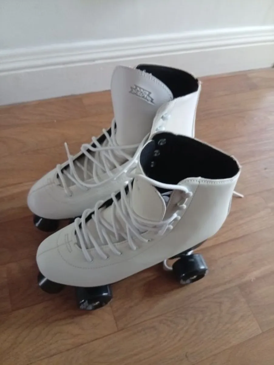 Roller Skates brand-new - Image 1